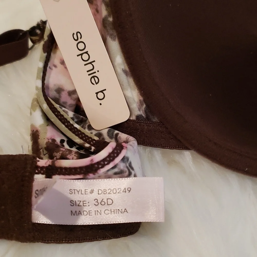 𝅺NWT Sophie B 36D Underwire Bra Jungle Print
